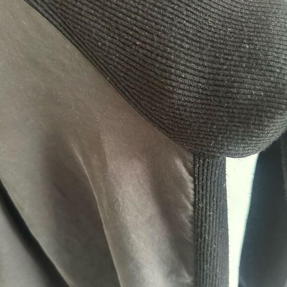 Lululemon Still At Ease Wrap
Black - Picture 8 of 13